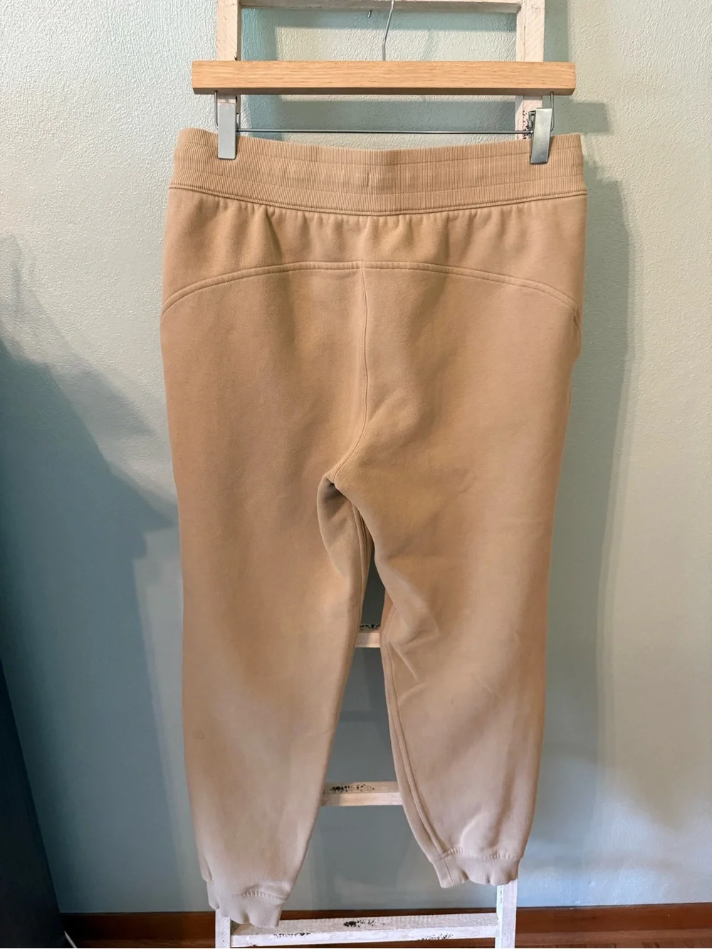Lululemon High Rise Scuba Joggers Sweatpants Khaki Trench Pockets Size 10 Women
